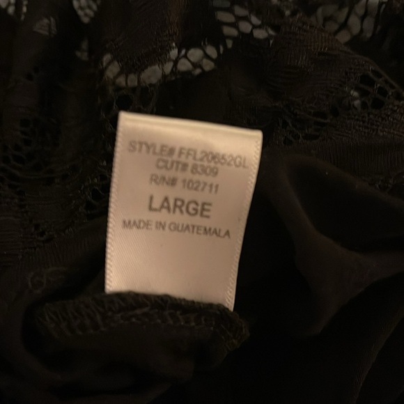 Two-piece sleeveless flutter sleeve top and midi skirt black lace gibsonlook - Picture 15 of 16